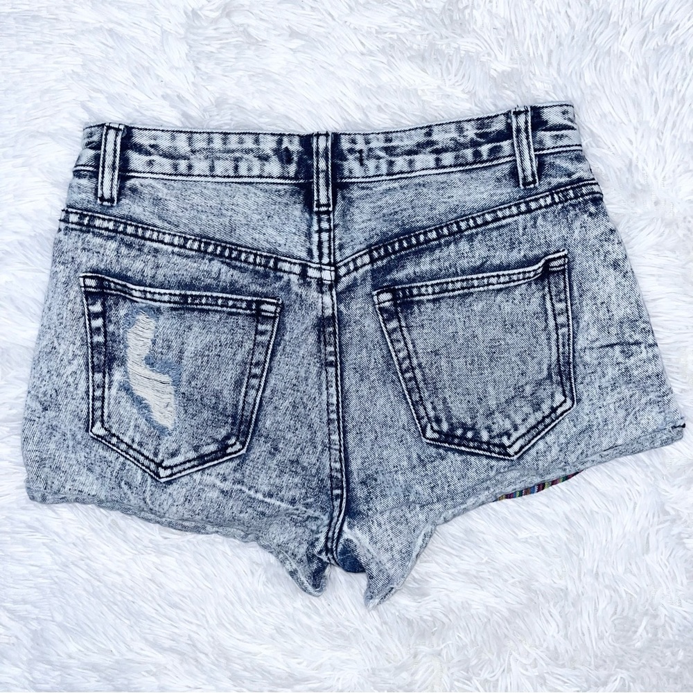 FOREVER 21 Acid Wash Distressed Serape Stripes Blue Denim Jean Shorts 26 - Picture 5 of 10